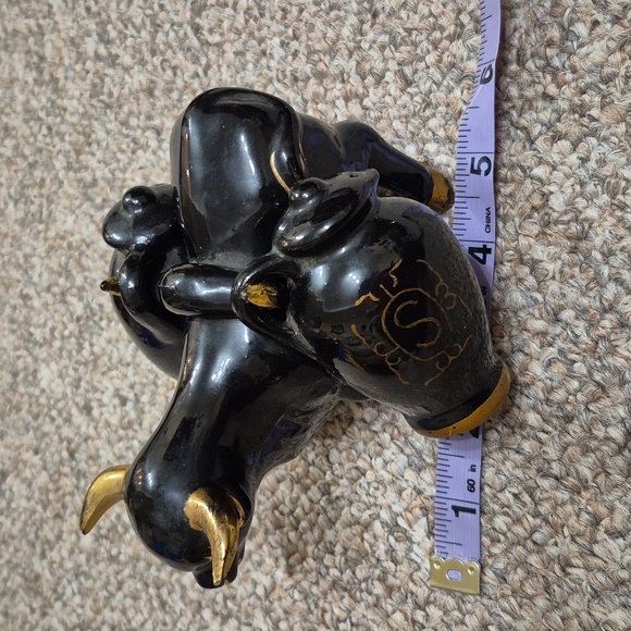 Vintage Black and Gold Ceramic Bull Figurine Salt & Pepper Shakers Made In Japan - Picture 11 of 11